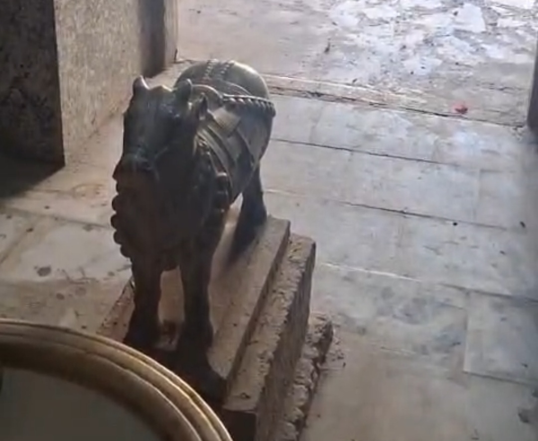 रूपनगढ़ के ऐतिहासिक किले में विराजमान भोलेनाथ का अनोखा मंदिर, खड़े नंदी के दर्शन को उमड़ते हैं श्रद्धालु